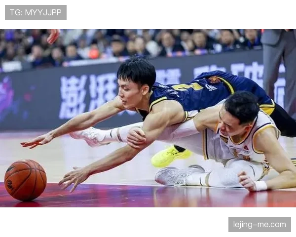 广州队在近期比赛中的阵容调整，影响了球队的攻防转换效率与比赛节奏